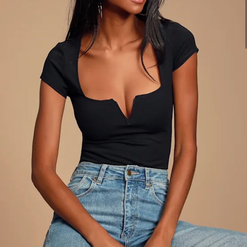 Lulu's Black Scoop Notch Neck Cap Sleeve Bodysuit